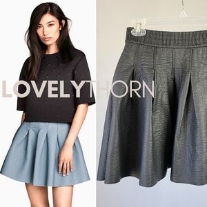 H&M TREND // ultra-flattering faux leather hi-waist pleated a-line circle skirt